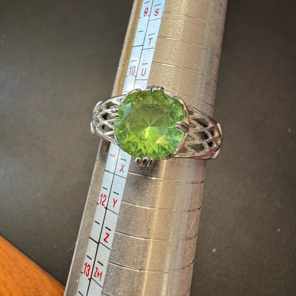 Vintage Green Topaz Gemstone Sterling Silver Ring - size 11